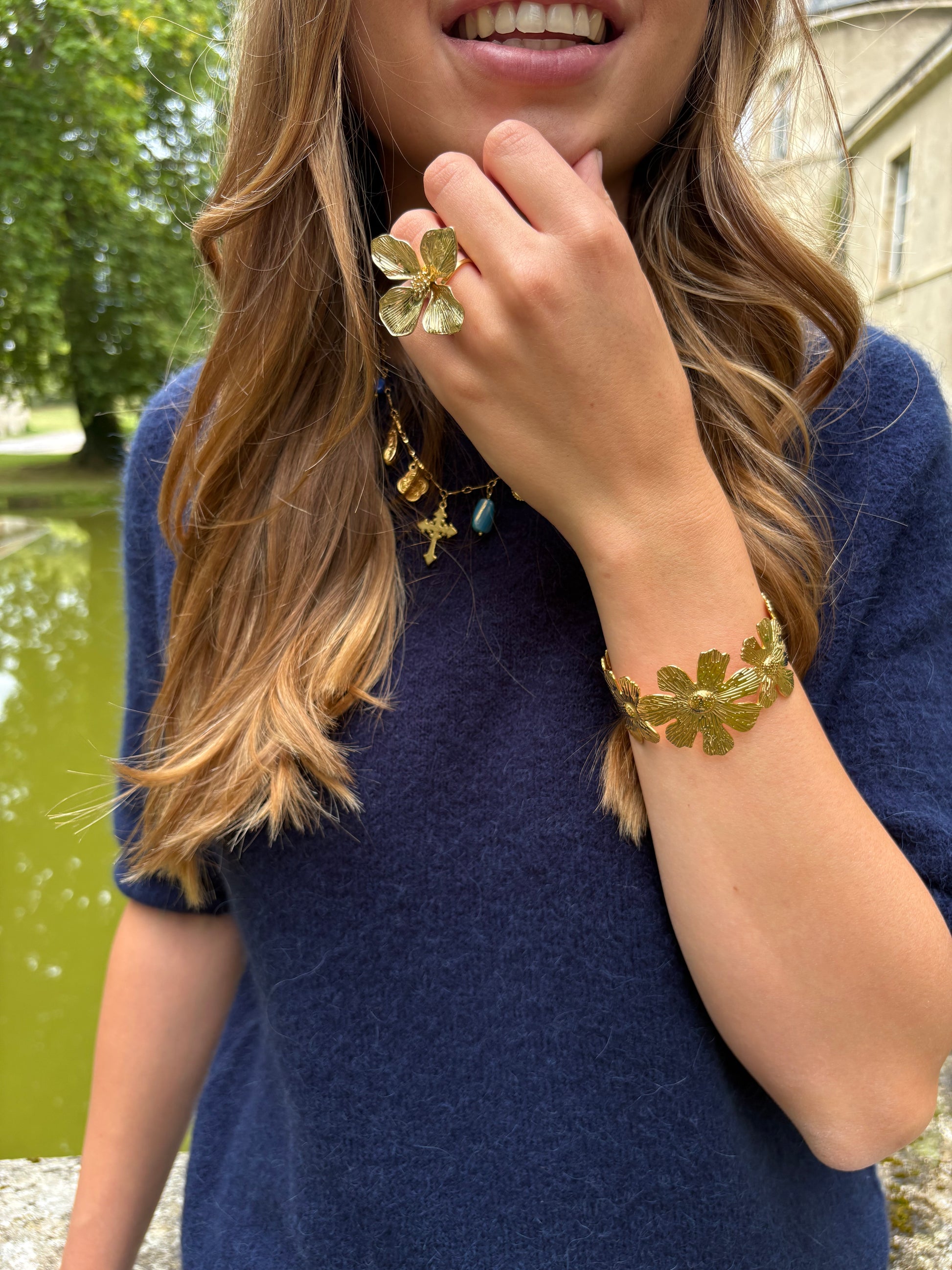 Pull bleu manches courtes