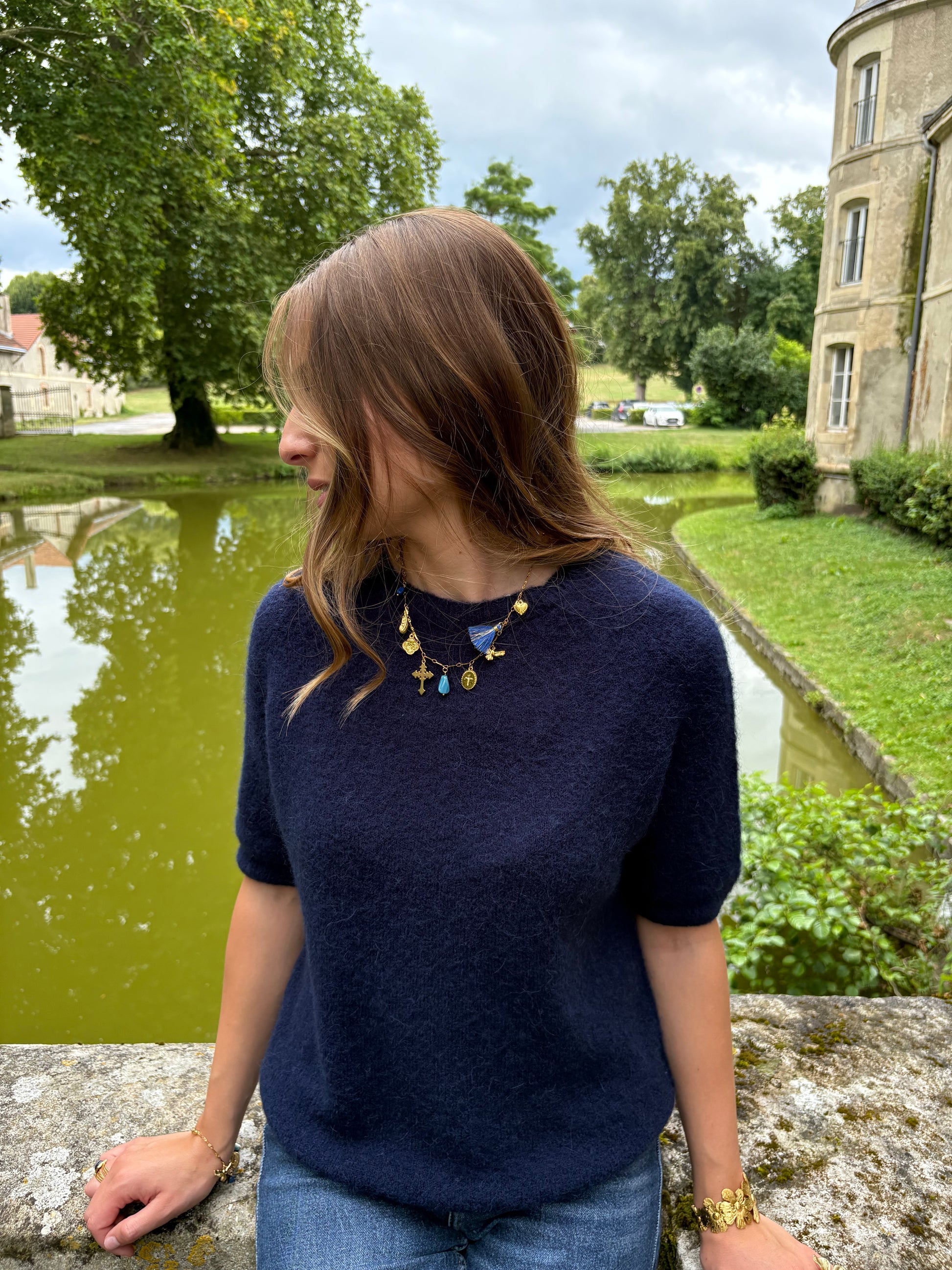Pull bleu manches courtes