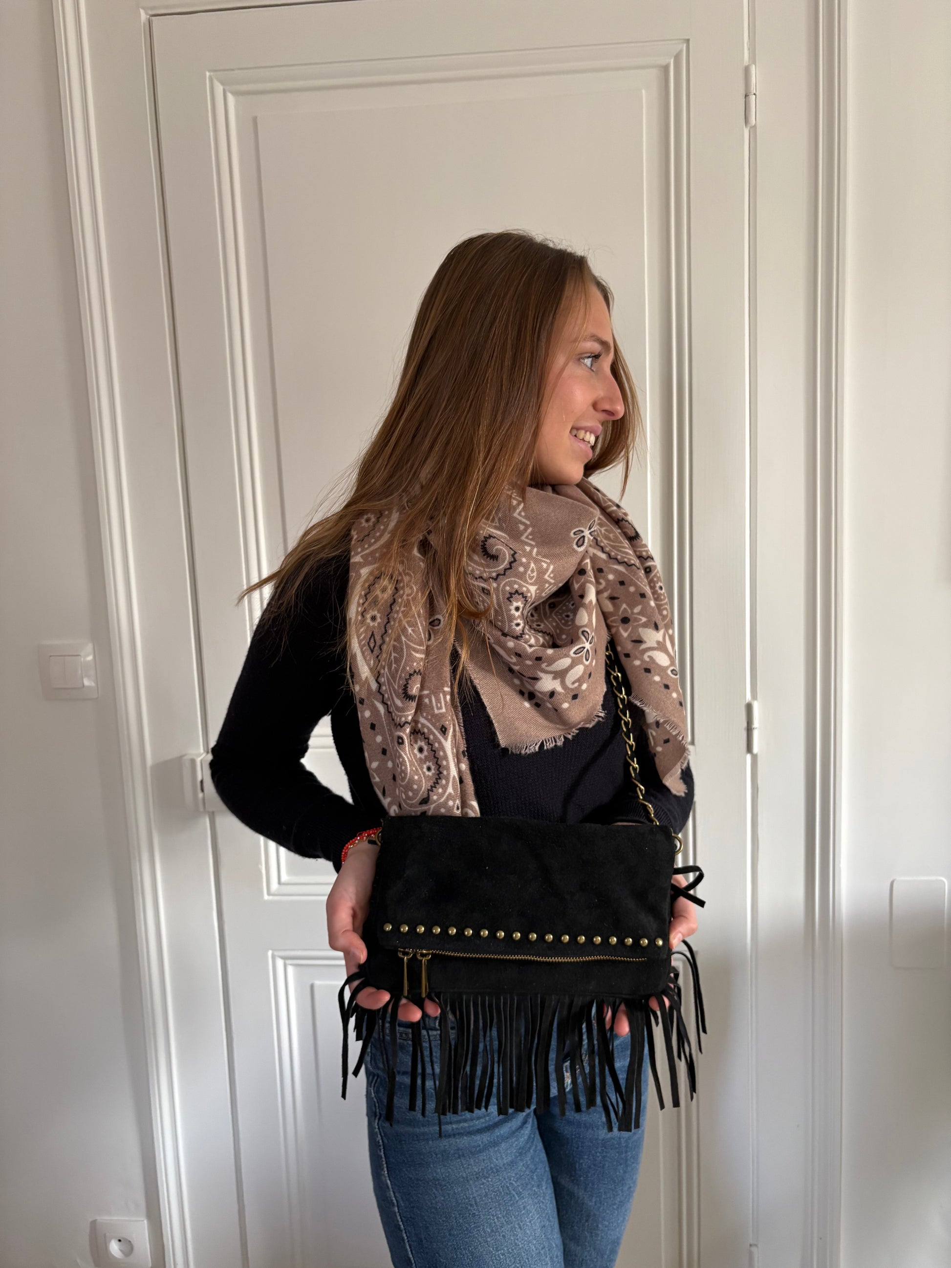 Petit sac noir bohème