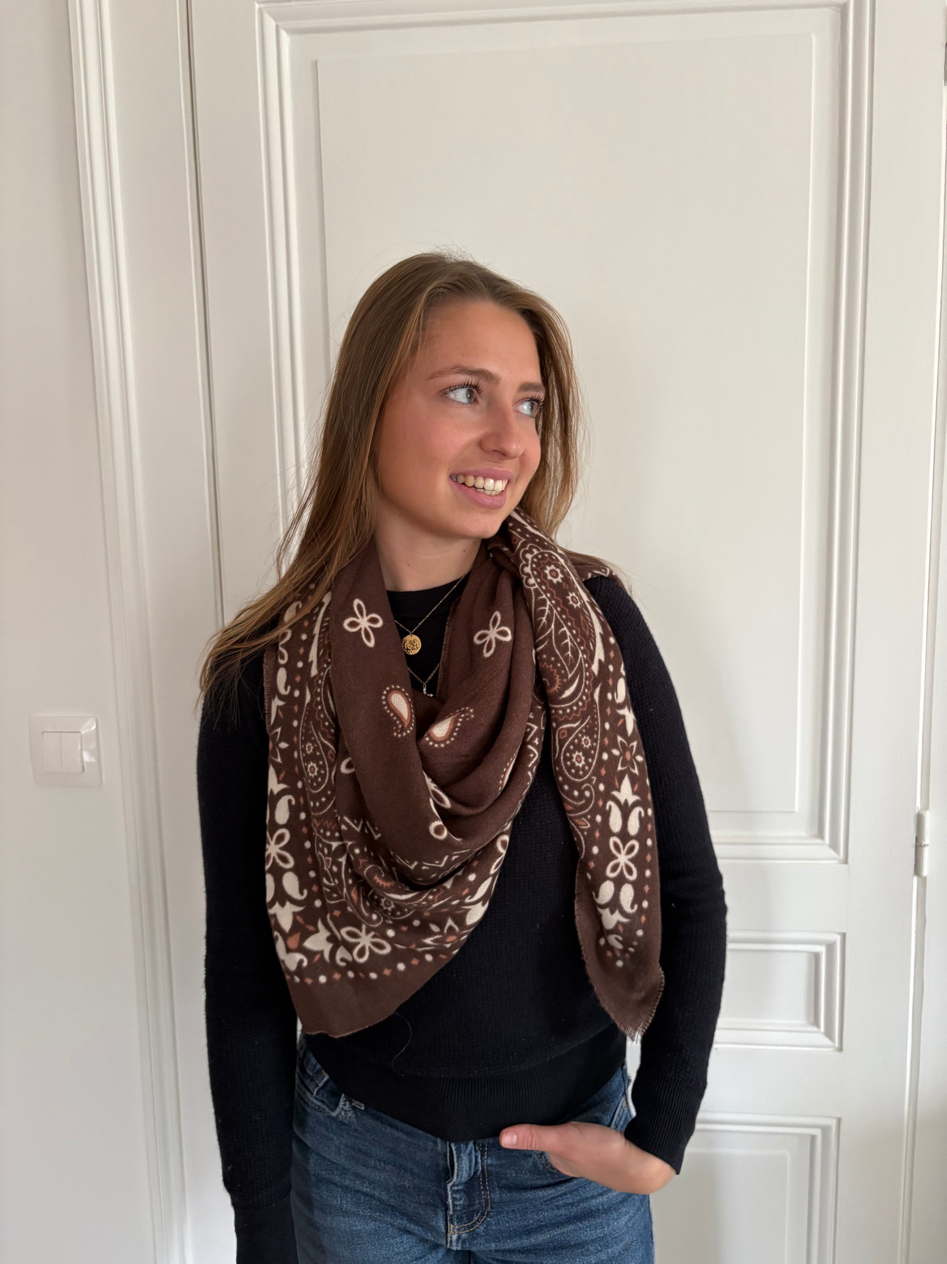 Écharpe bandana marron à motifs